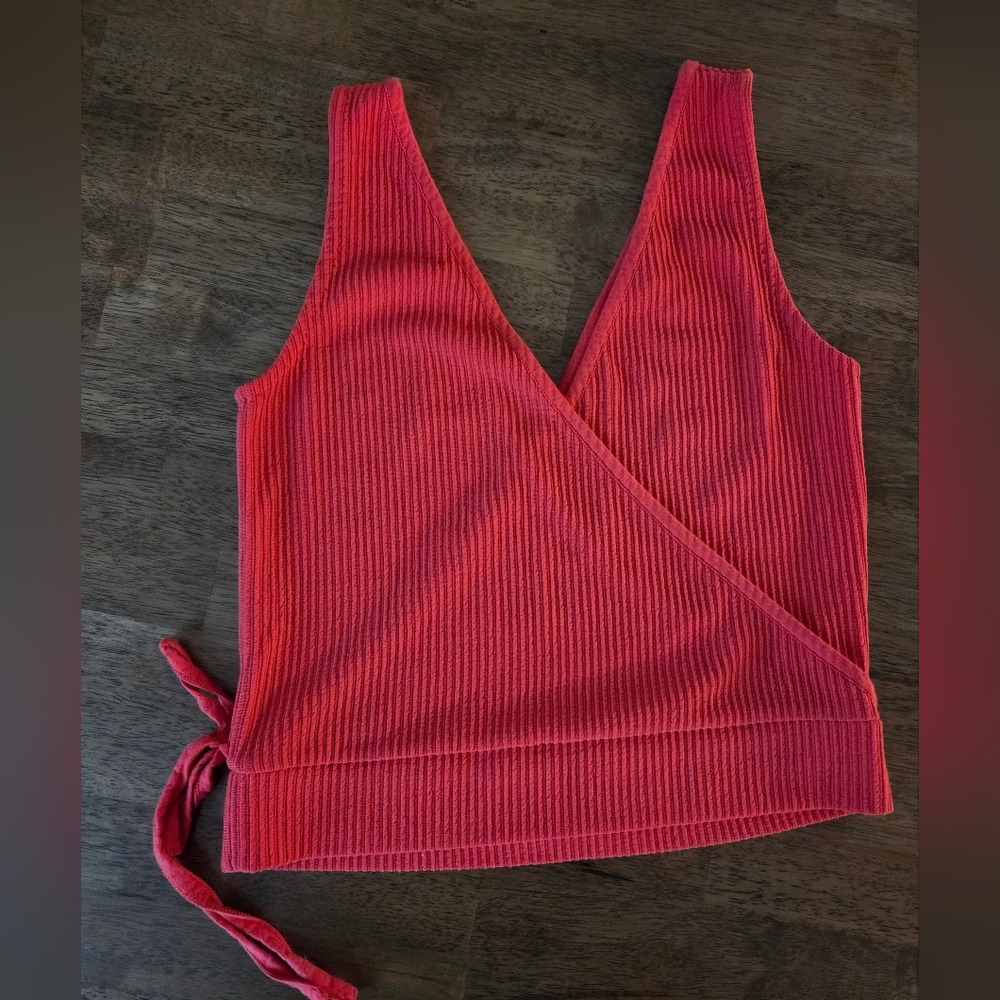 Club Monaco Ribbed Wrap V Neck Crop Top